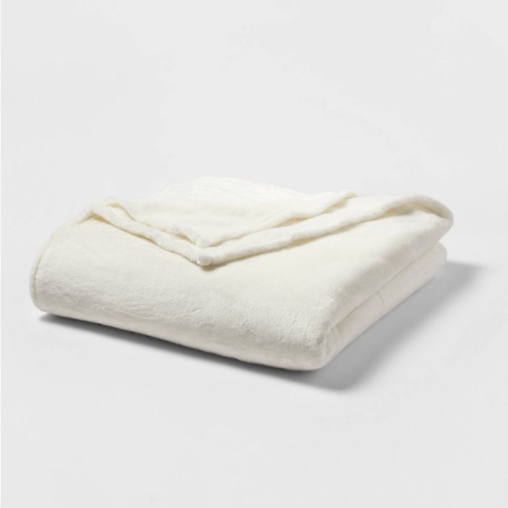 Threshold Bed Blanket In Sour Cream
